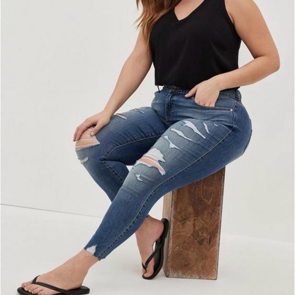 Torrid Women's Jegging Straight Leg Jeans. White, Distressed Blue and DarkBlue.